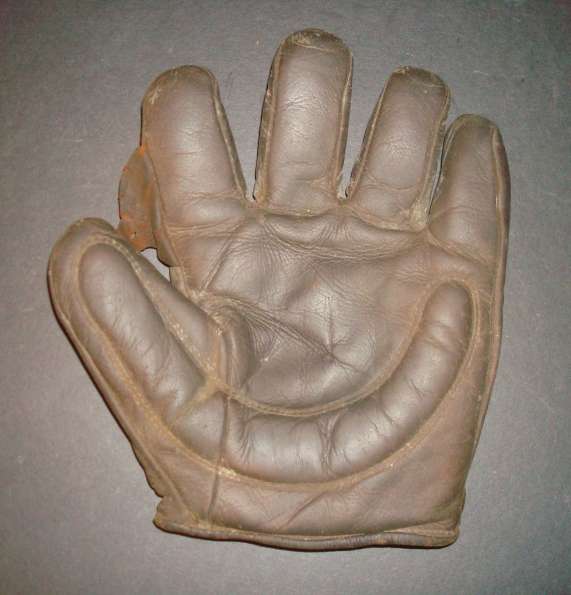 Early 1900's Victor Buckle Web Crescent Glove Front
