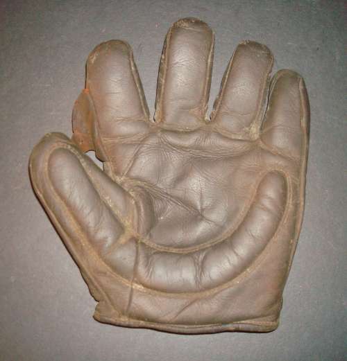Early 1900's Victor Buckle Web Crescent Glove Front