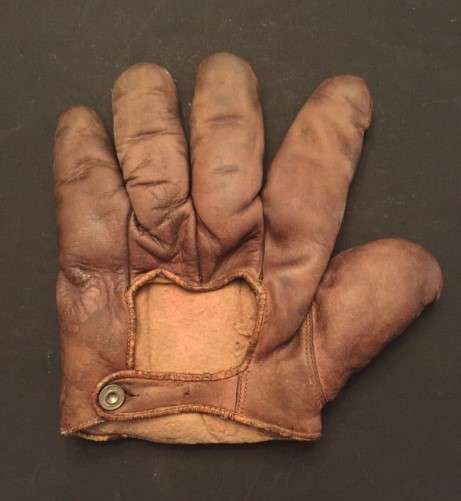 Early 1900's Ratsch Peerless Webless Crescent Back