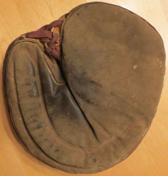 Early 1900's Wright & Ditson Crescent Catchers Mitt Front