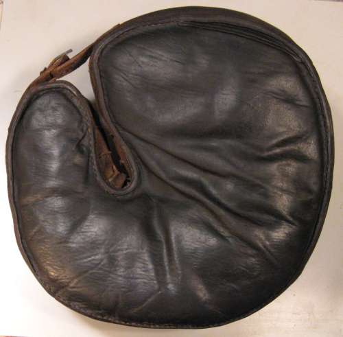 Arrow Strap Catchers Mitt Front