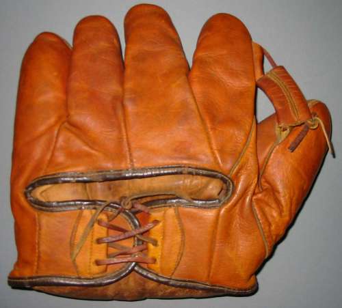 Bob Doerr Globe Back