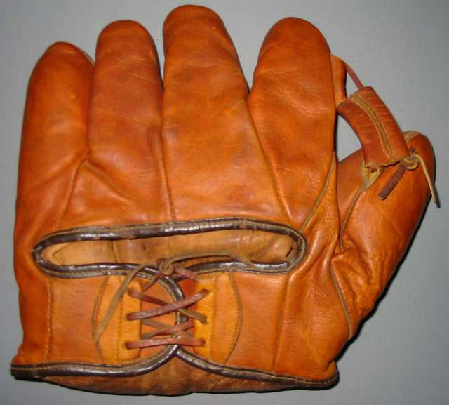 Bob Doerr Globe Back