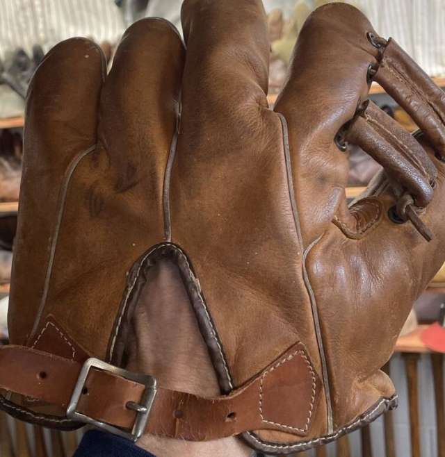 Chet Morgan Globe G53 Back