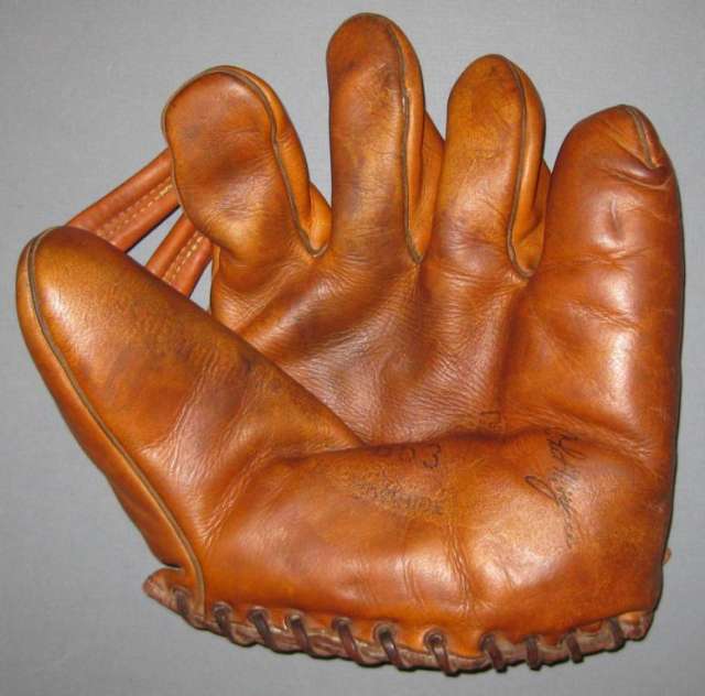 Chet Morgan Globe G53 Front