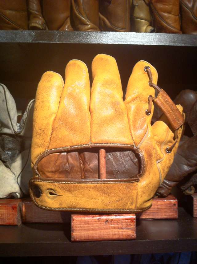 Dixie Walker Globe 2X2 Back