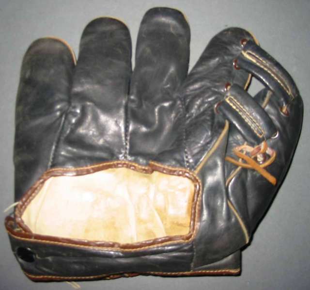 Dixie Walker Globe 2X2 Back