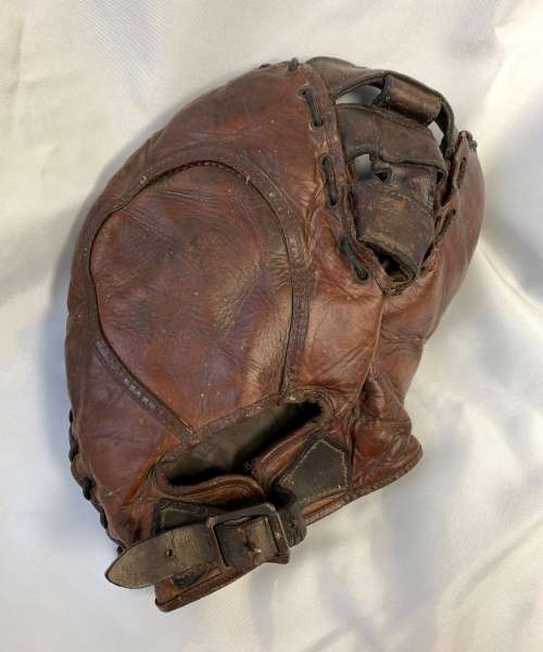 Jimmy Foxx Globe Basemitt Back