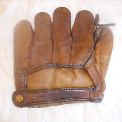 Johnny Burnett Globe G192 Back