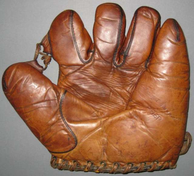 Rabbit Maranville Globe Front