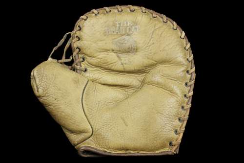 Goldsmith 148 Bear Cat Basemitt Front