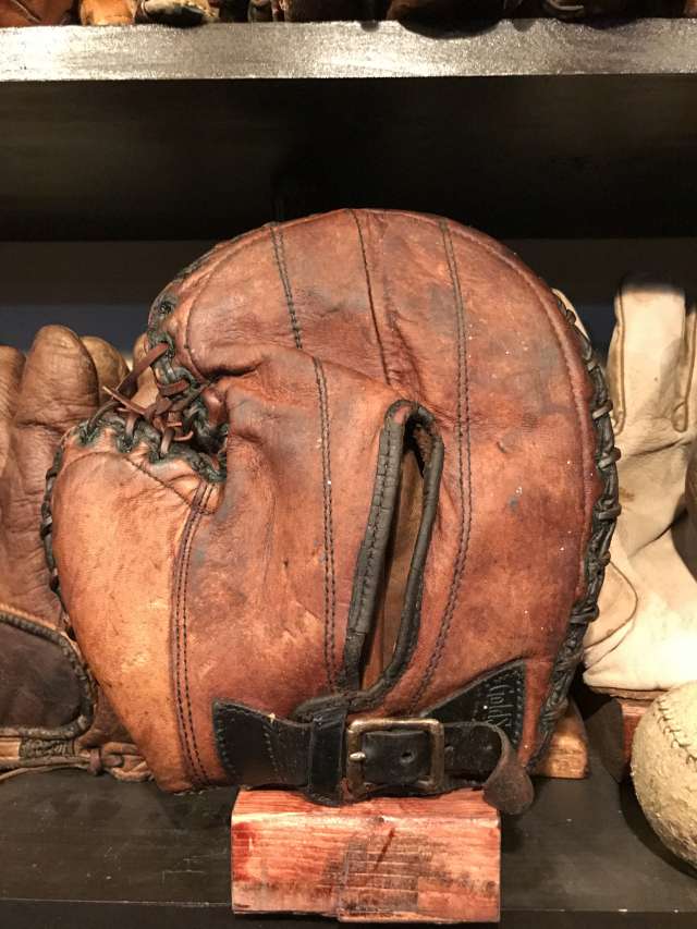 Goldsmith Lefty Basemitt Back