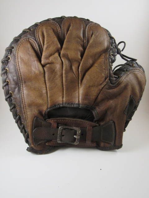 Goldsmith Special 132 Basemitt Back