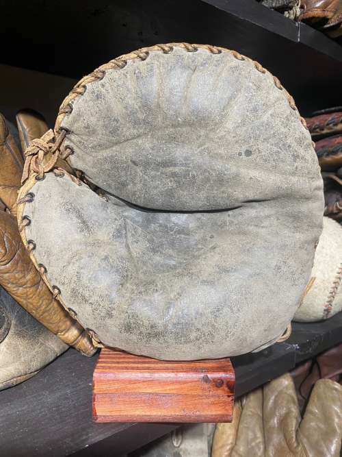 Goldsmith Two Tone Basemitt Front