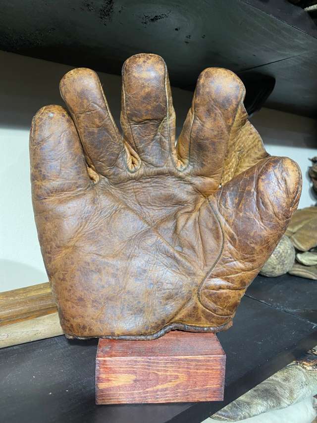 Goldsmith 28 Full Web With Celluloid Button Front