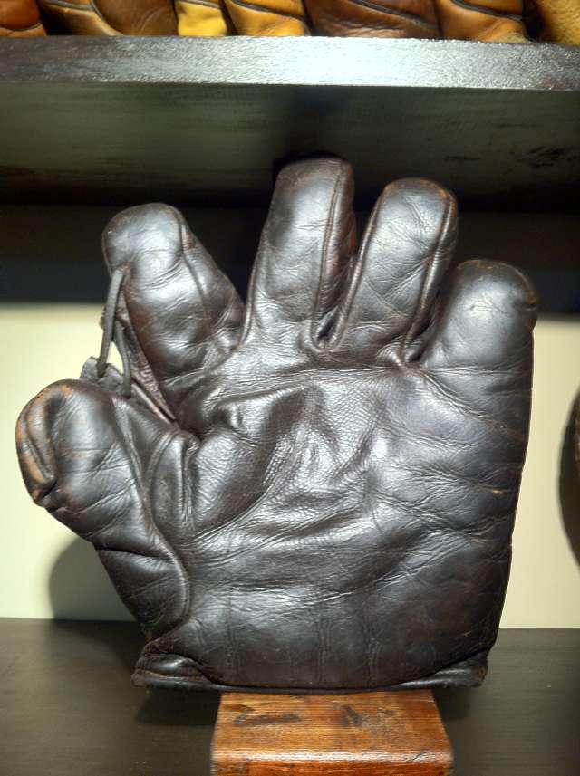 Goldsmith Laced Full Web Front