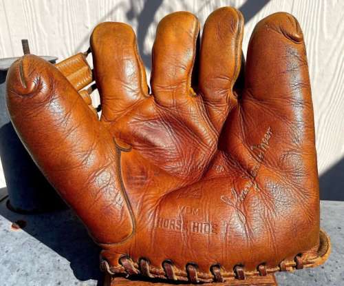 Johnny Vander Meer Goldsmith VDM Front