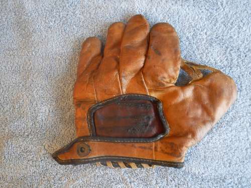 Reglar Fellers Goldsmith RF 46 Back