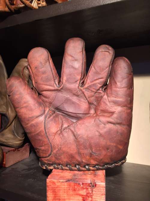 Honus Wagner Honus Wagner Co. H1W Front