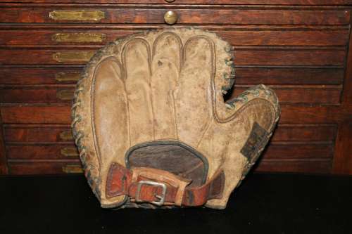 Horace Partridge Basemitt Back
