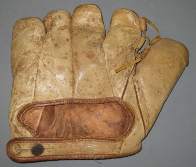 Cy Young Hutch 36 Back
