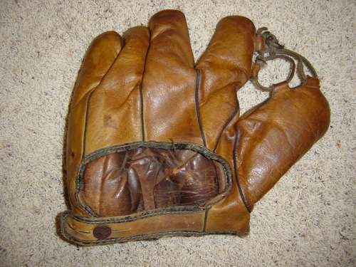Cy Young Hutch 36-W Back
