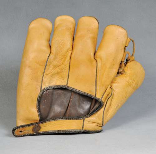 Cy Young Hutch 36W Back