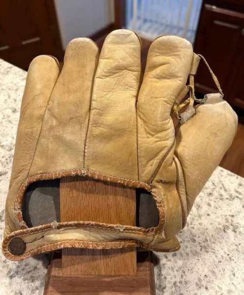 Cy Young Hutch 56 Back