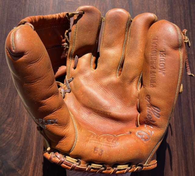 DiMaggio Hutch 53 Front