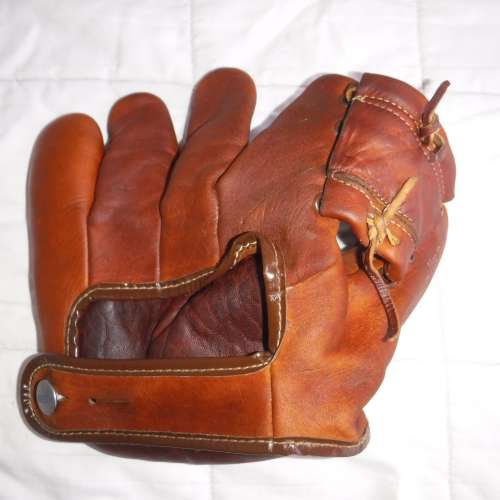 Gene Thompson Hutch 28 Back