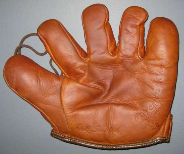 Gene Thompson Hutch 28 Front