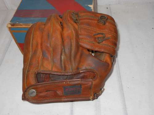 Hutch 43X Magnet Back