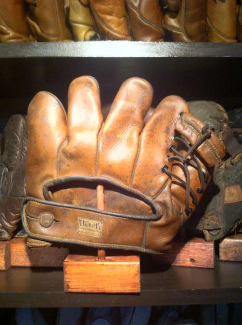 Ival Goodman Hutch 58 Back