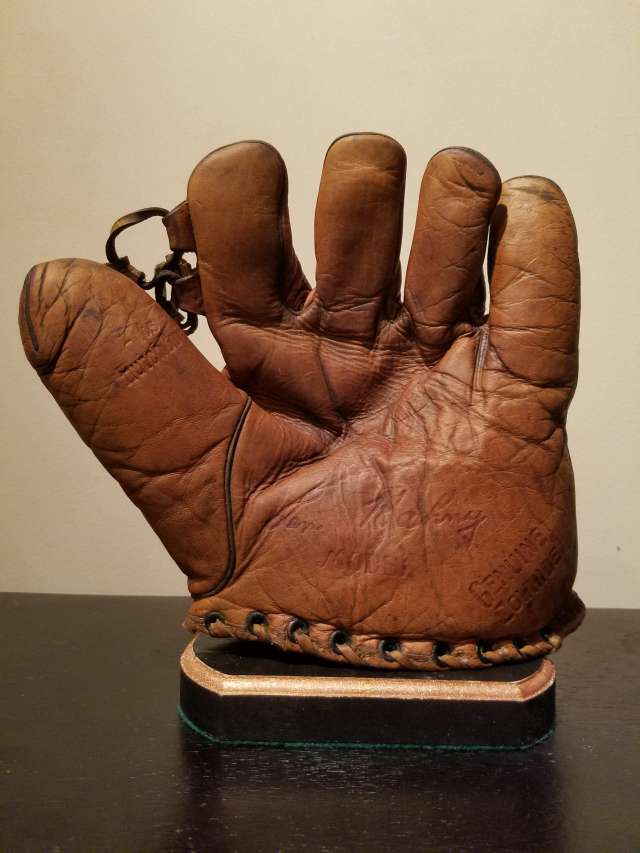 Len Kahny Hutch Front Matt