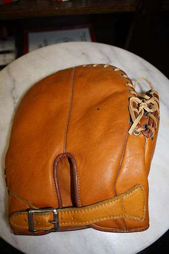 Les Scarsella Hutch 145 Basemitt Back