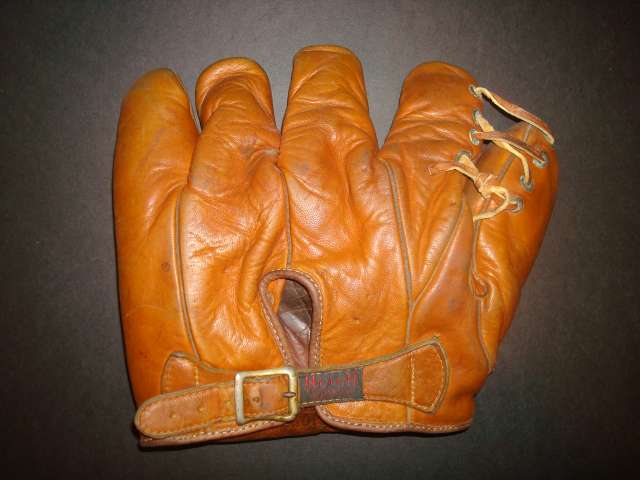 Vince DiMaggio Hutch 40 Back