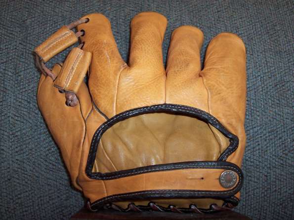 Winn Well 9963 Softball Glove Back