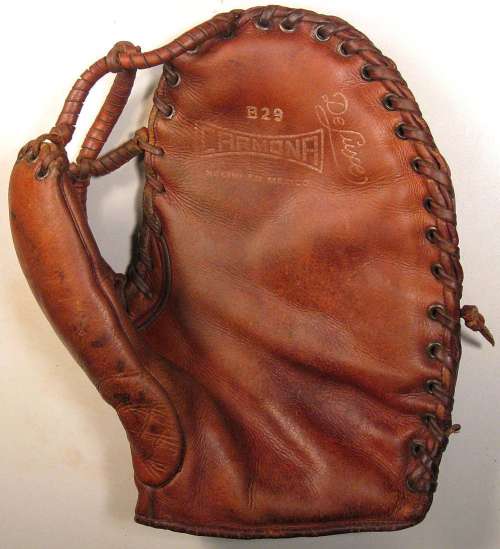 Carmona Deluxe B29 Basemitt Front - Mexico
