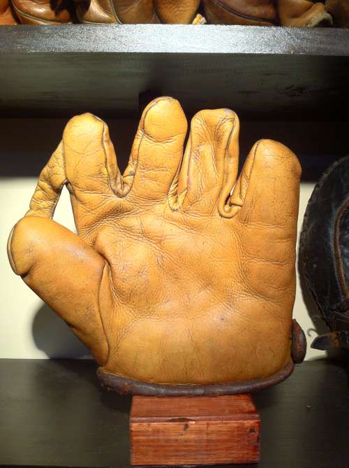 Holdens 1 Inch Web Front - Canada