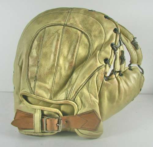 Stokes and McGown Mitt Back - Australia