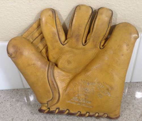 Wilson Victoria 145 Front - Canada