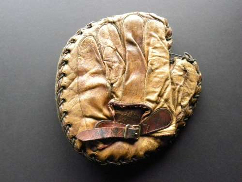 J.A. Peach L110 Catchers Mitt Back