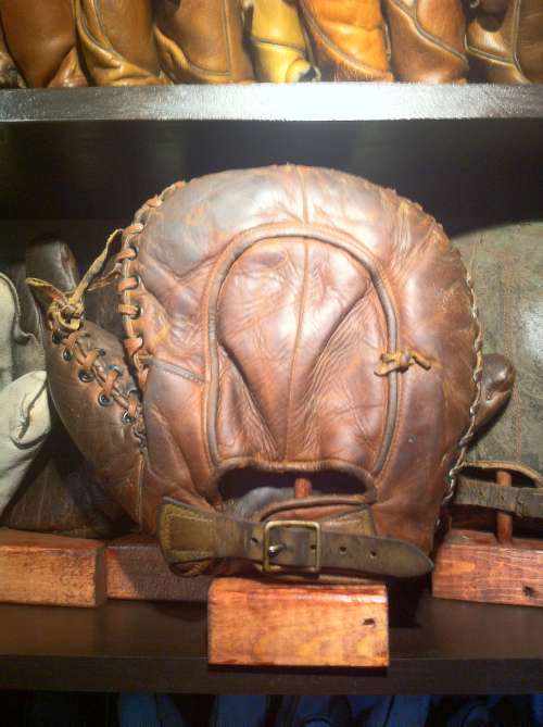 Johnny Mize JC Higgins Lefty Basemitt Back