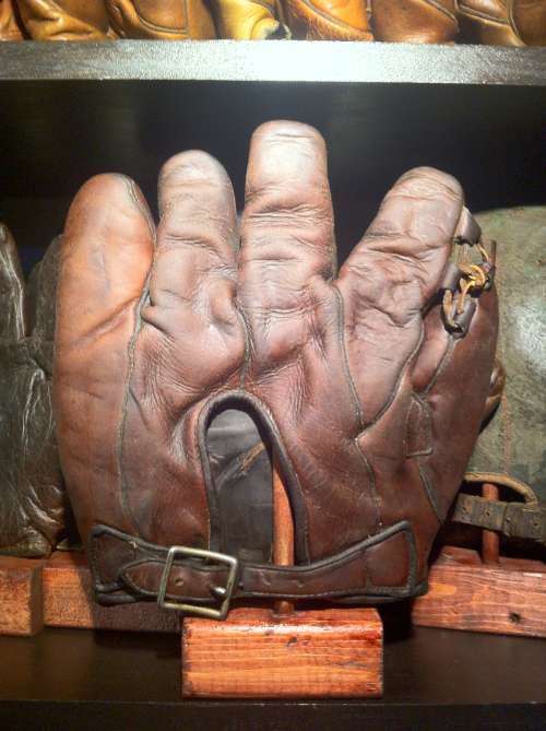 Kiki Cuyler JC Higgins Back