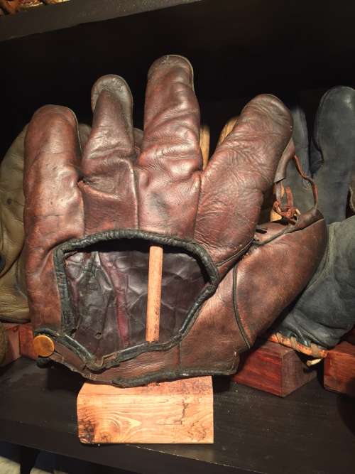 Virgil Barnes JC Higgins 1664 Back