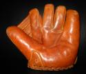 View the image: Joe DiMaggio Spalding 133 Front