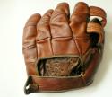 View the image: Joe DiMaggio Spalding 233 Back Mike