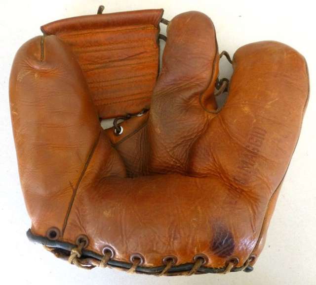Joe DiMaggio 2 Finger Front
