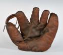 View the image: Joe DiMaggio Spalding 133 Front