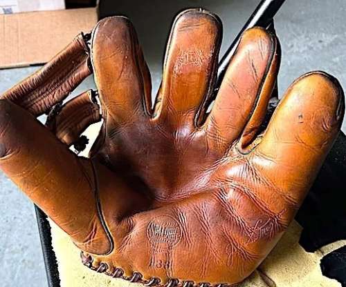 Joe DiMaggio Spalding 133 Front